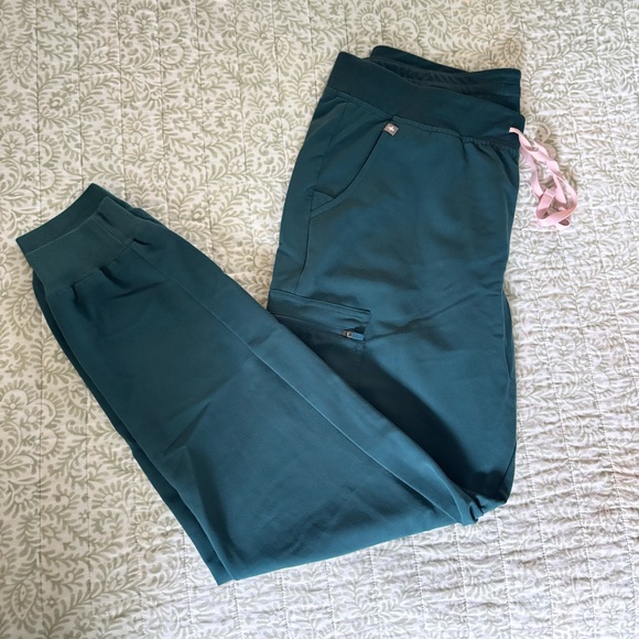 Figs Scrub Set - Picture 2 of 4